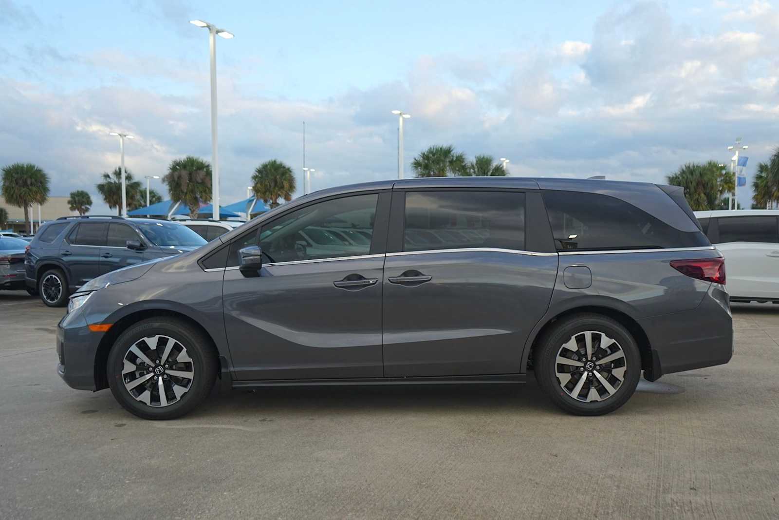 Thumbnail: 2026 Honda Odyssey - 3