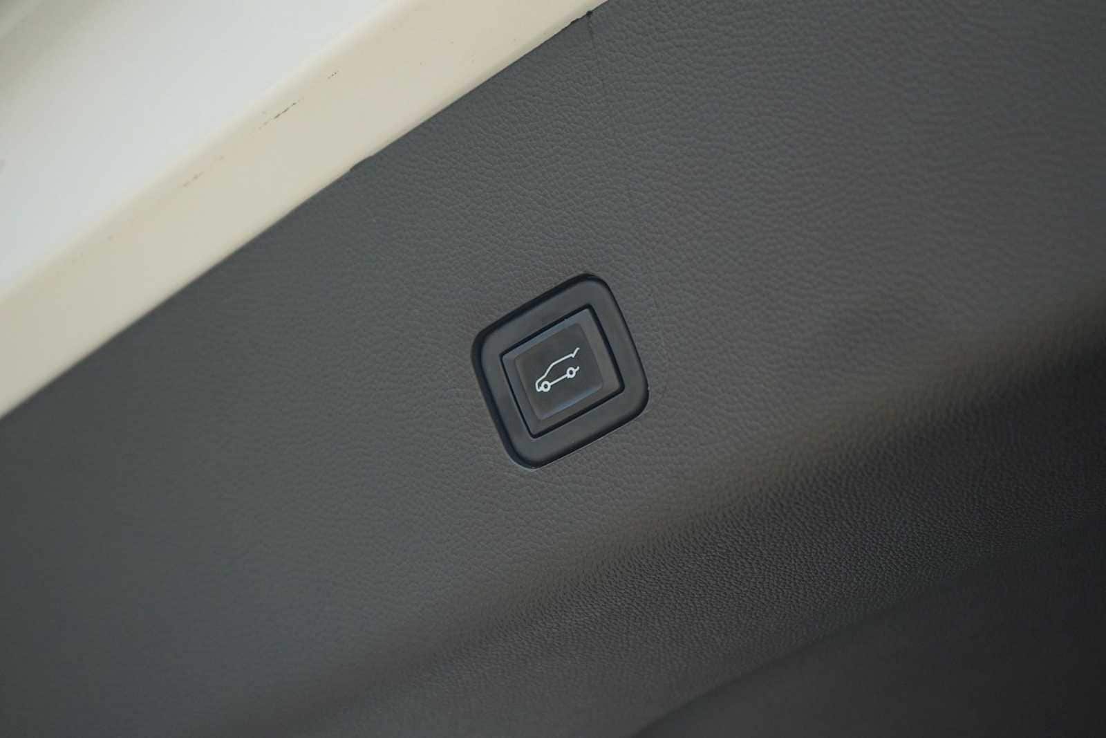 Thumbnail: 2022 Chevrolet Traverse - 26