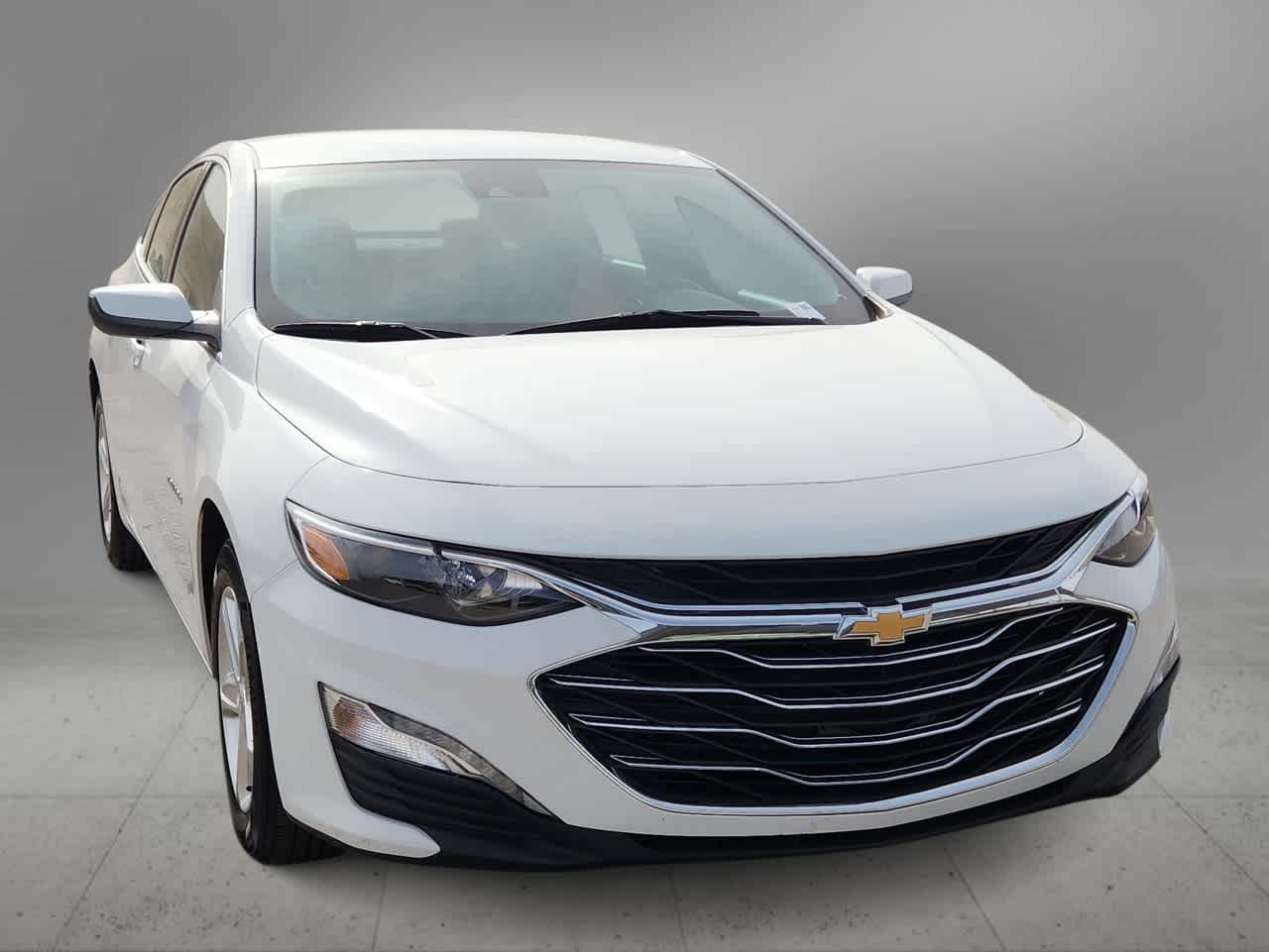 Thumbnail: 2024 Chevrolet Malibu - 3