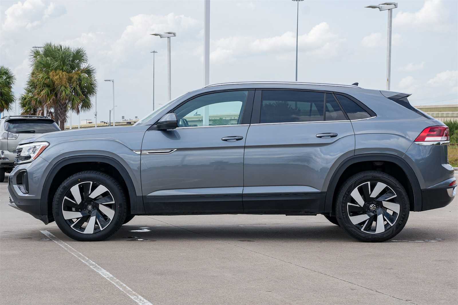 Thumbnail: 2024 Volkswagen Atlas - 3