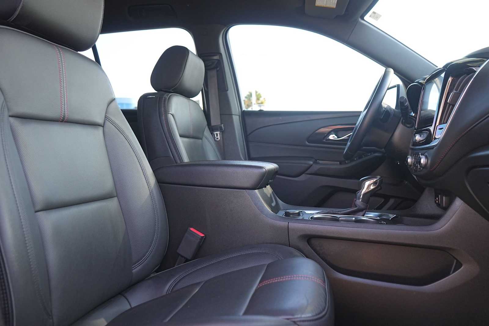 Thumbnail: 2022 Chevrolet Traverse - 15