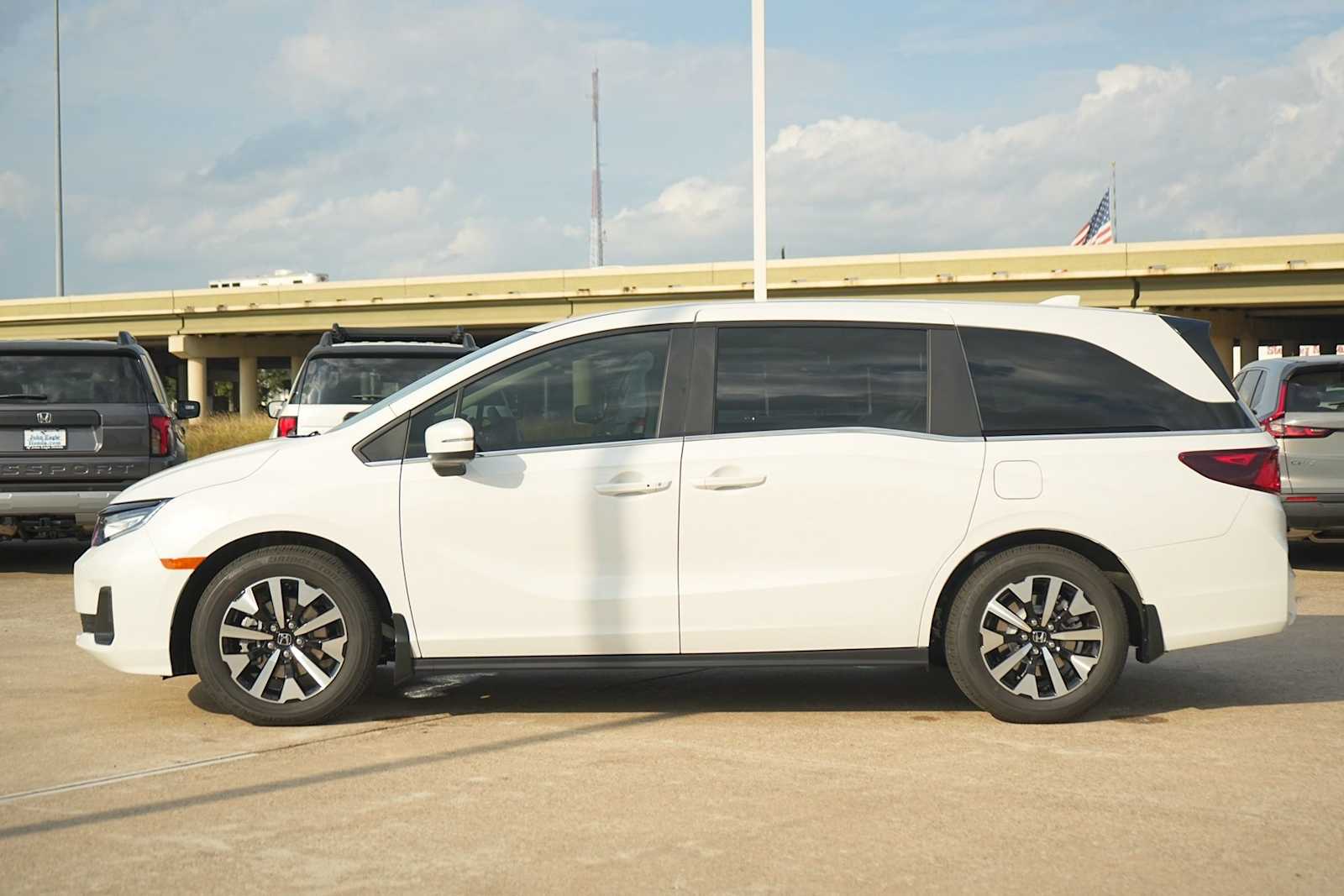 Thumbnail: 2026 Honda Odyssey - 3