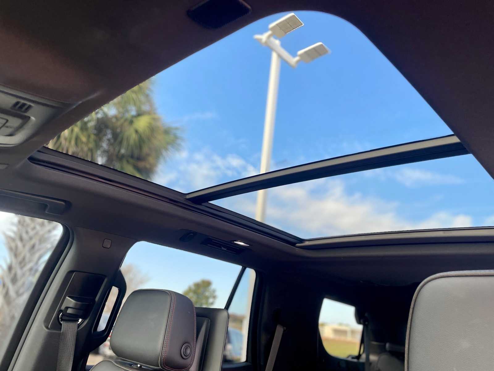 Thumbnail: 2022 Chevrolet Tahoe - 16