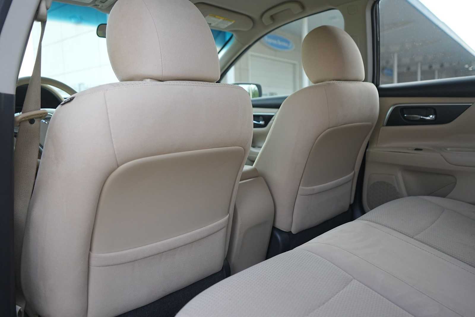 Thumbnail: 2015 Nissan Altima - 13