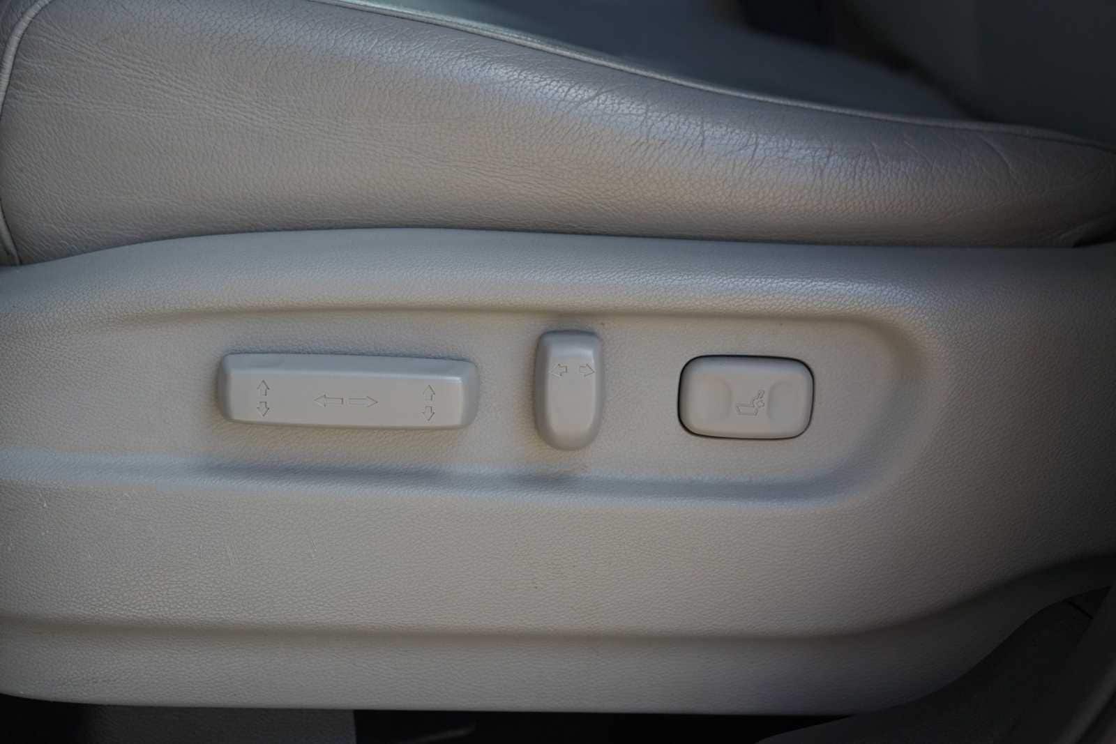 Thumbnail: 2016 Honda Pilot - 12