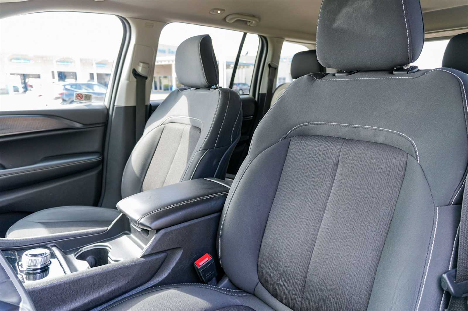 Thumbnail: 2023 Jeep Grand Cherokee - 10