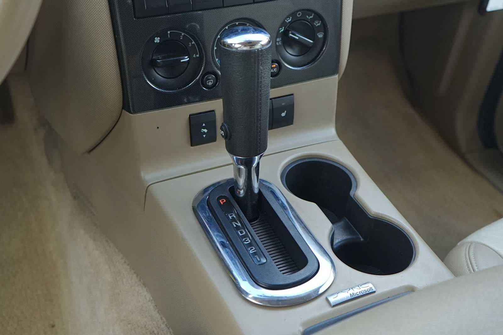 Thumbnail: 2010 Ford Explorer - 21