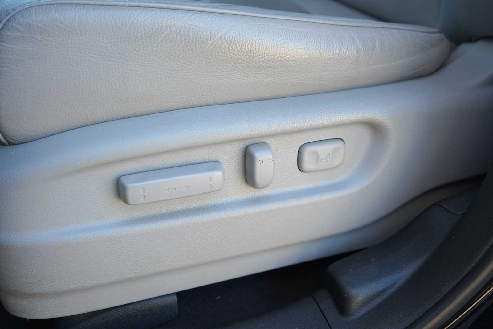 Thumbnail: 2017 Honda Pilot - 12