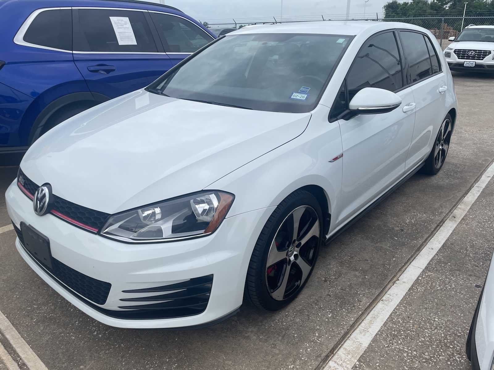 Thumbnail: 2017 Volkswagen Golf - 1