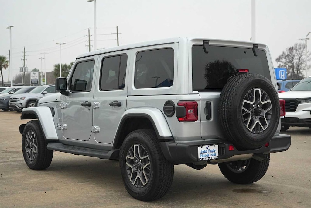 Used 2024 Jeep Wrangler Sahara SUV