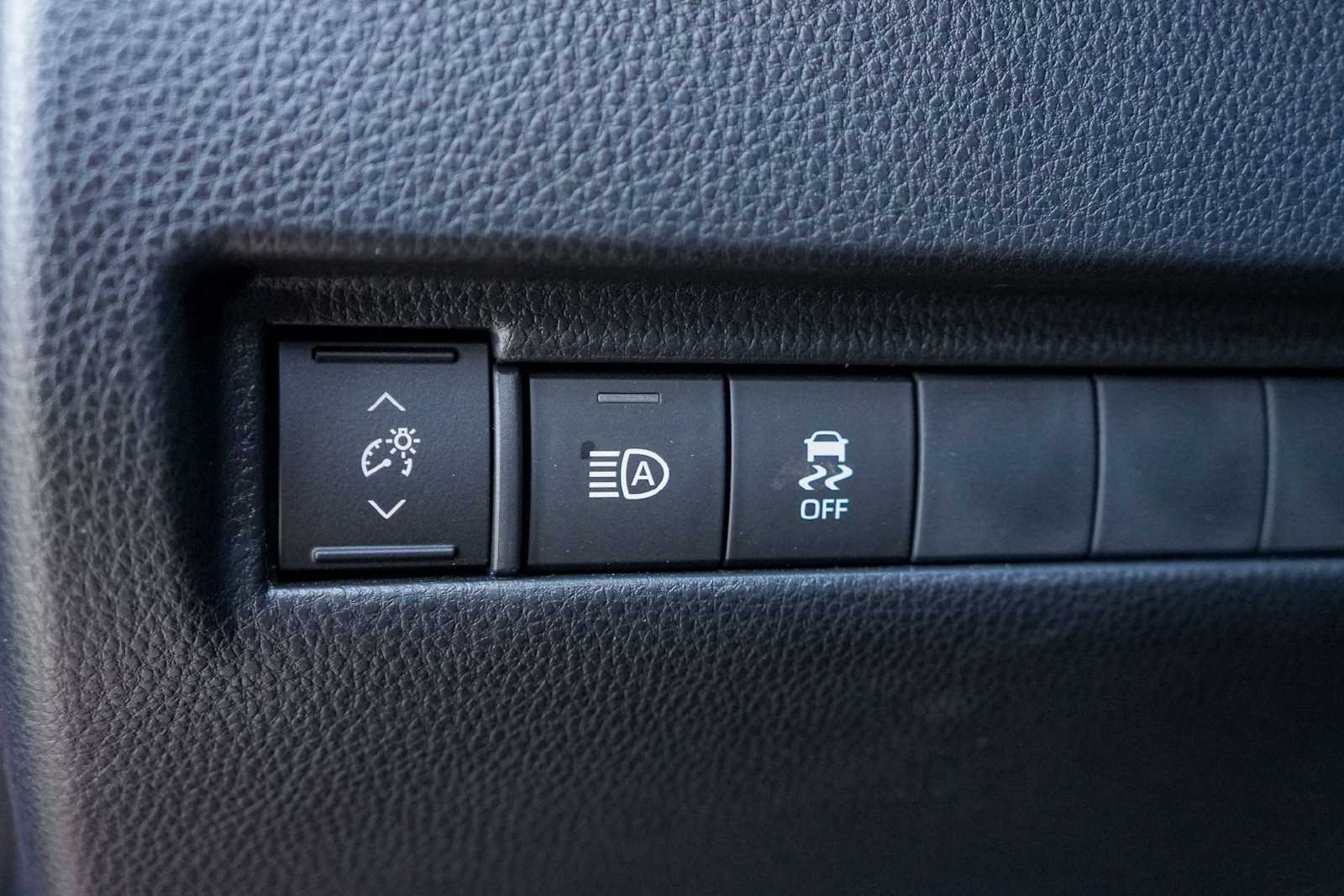 Thumbnail: 2024 Toyota Venza - 23