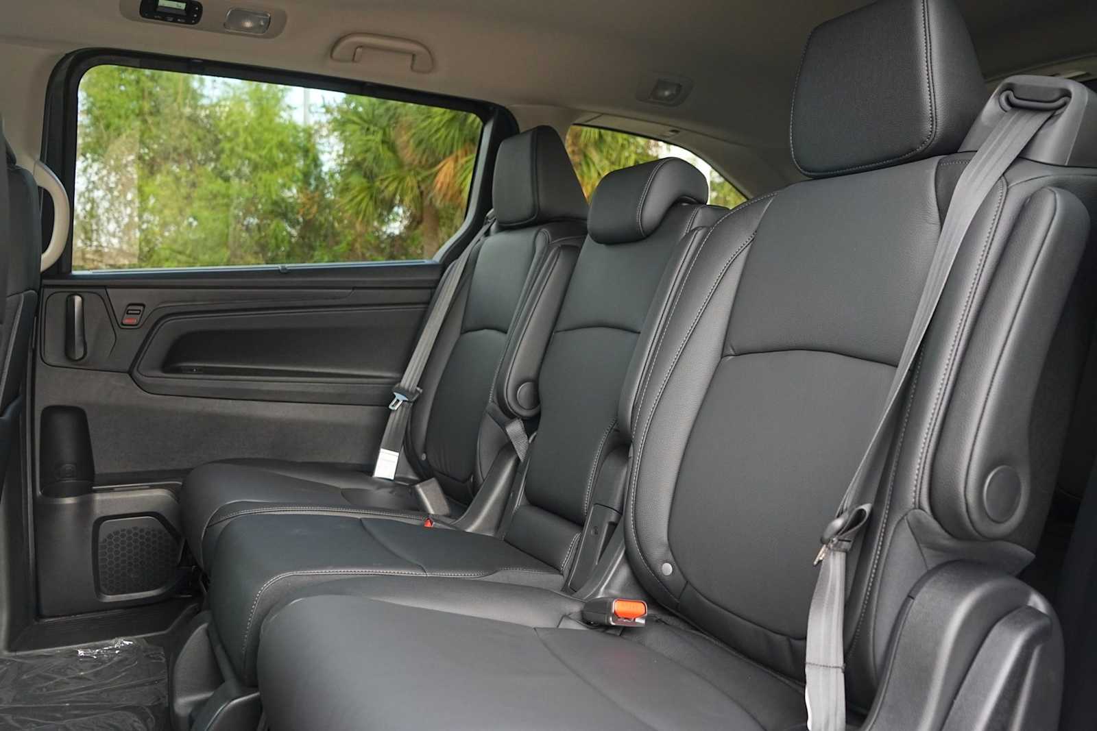 Thumbnail: 2026 Honda Odyssey - 13