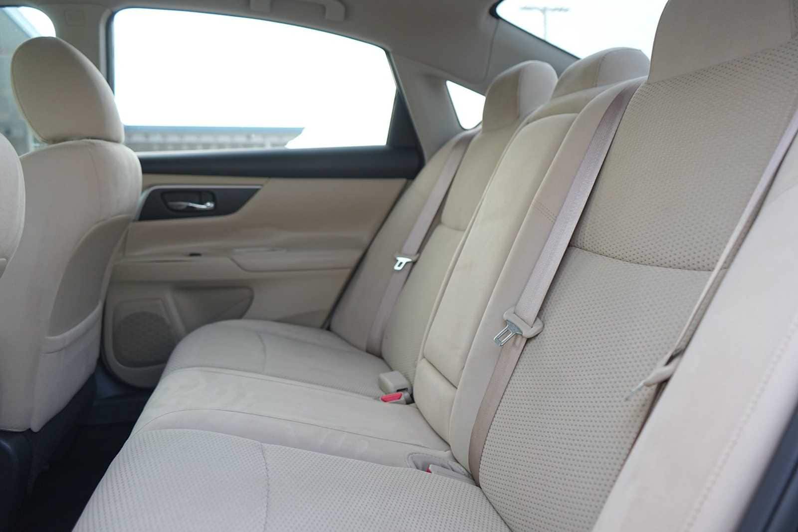 Thumbnail: 2015 Nissan Altima - 14