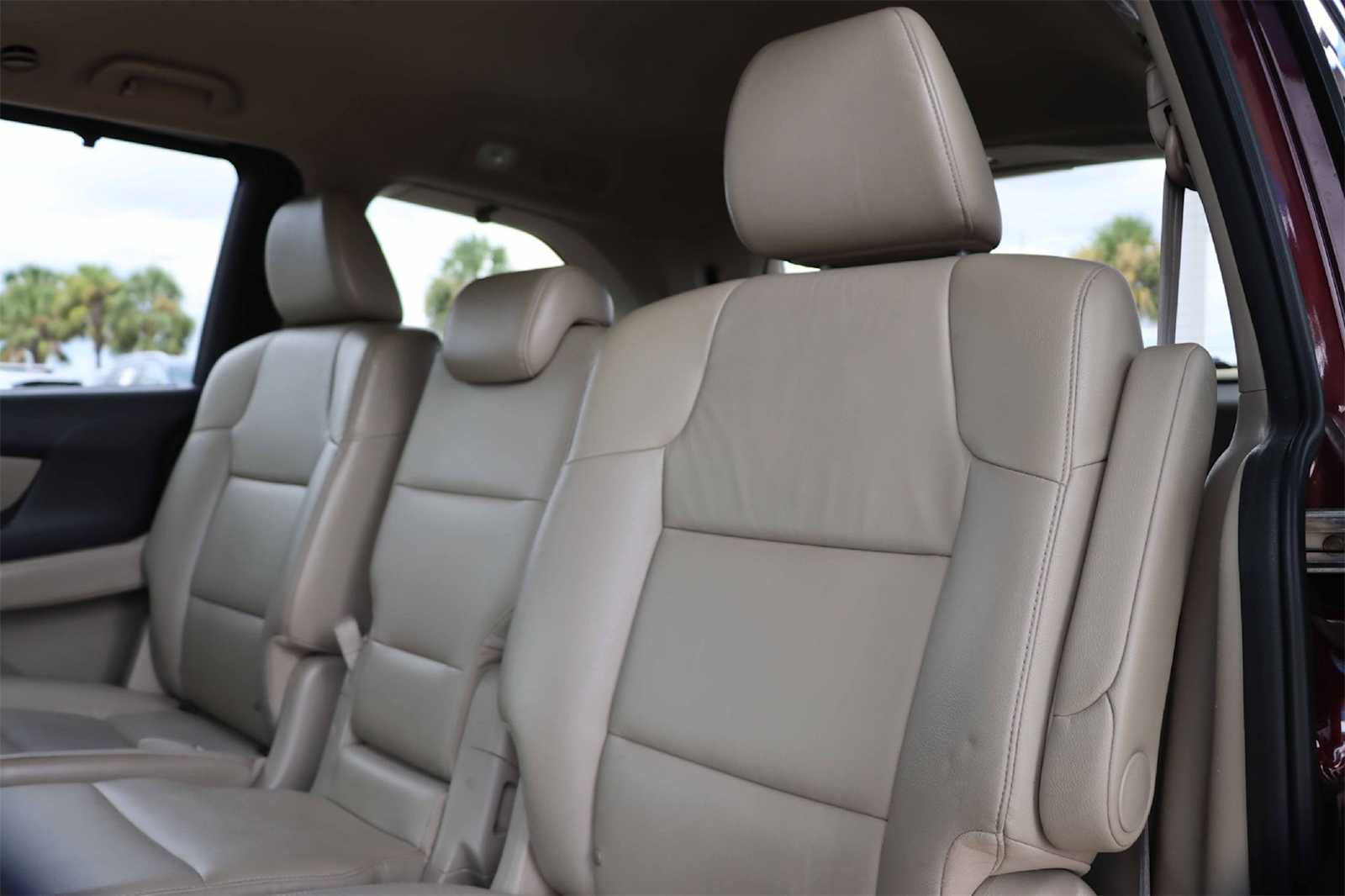 Thumbnail: 2012 Honda Odyssey - 15