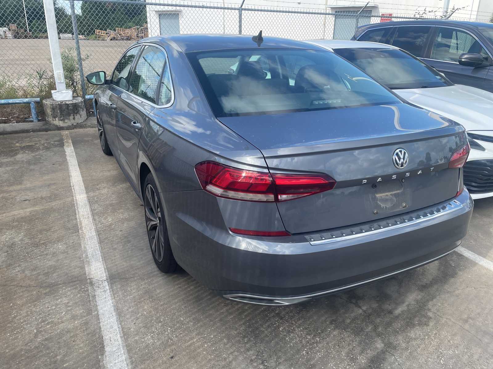 Thumbnail: 2022 Volkswagen Passat - 2