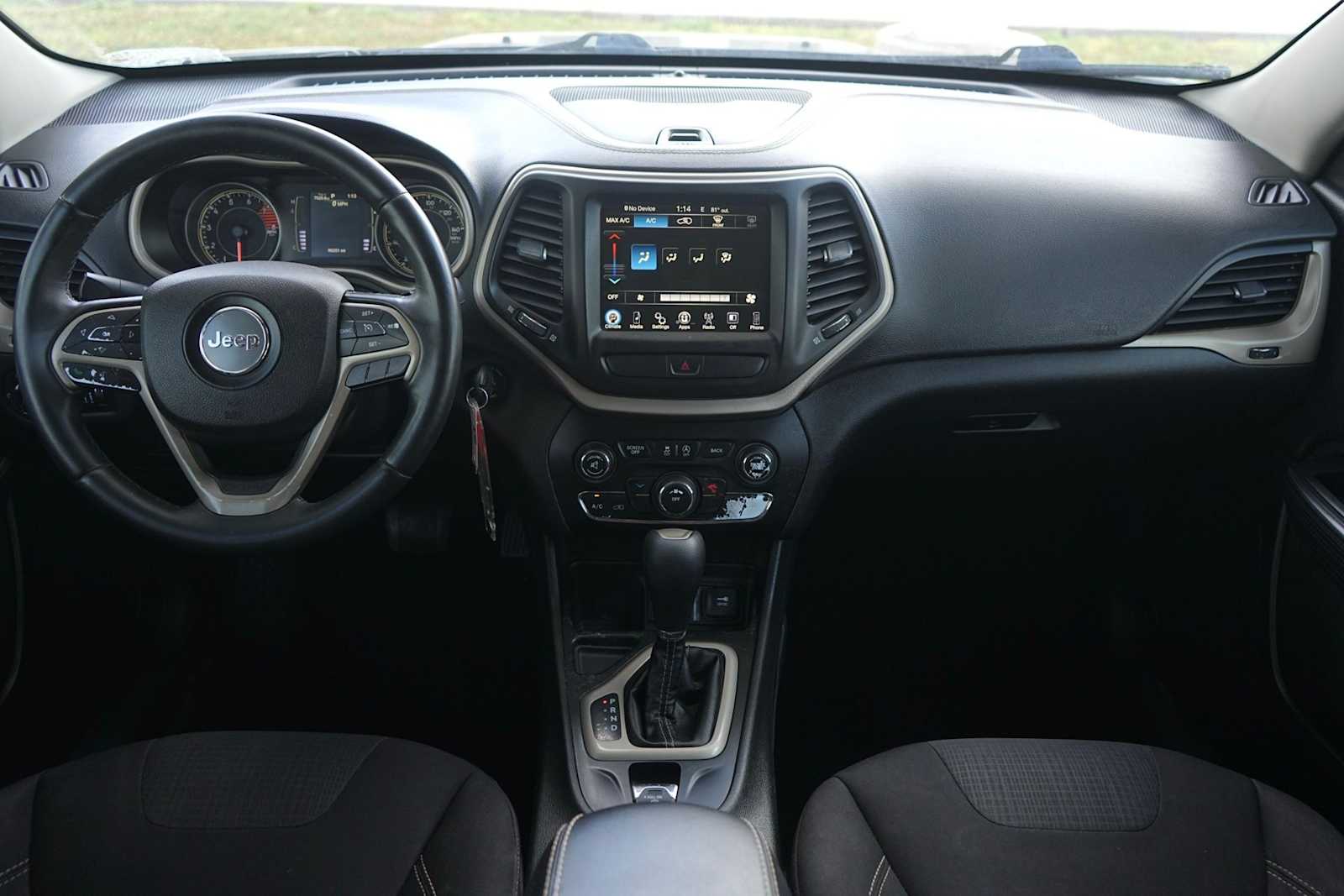 Thumbnail: 2017 Jeep Cherokee - 10
