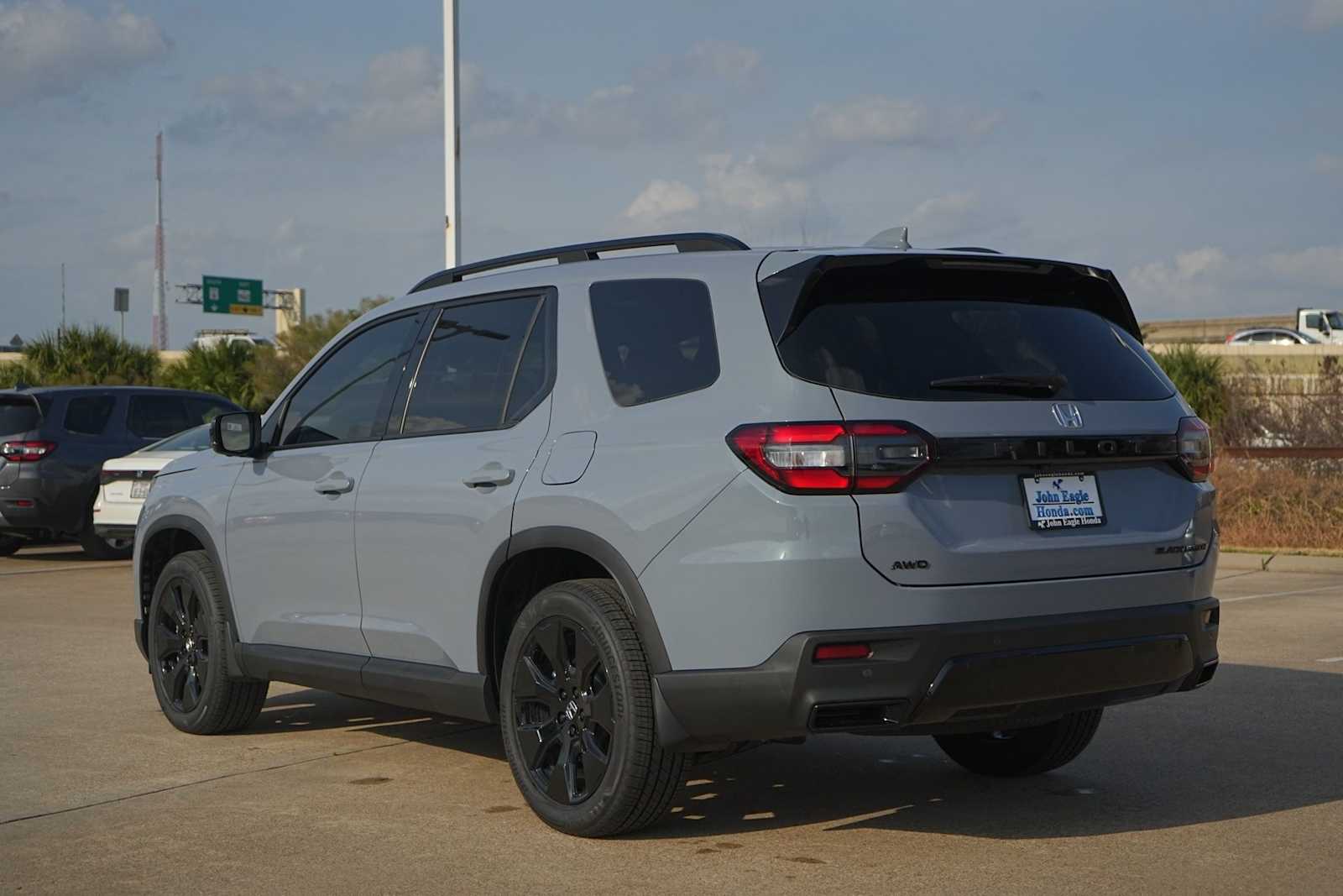 Thumbnail: 2026 Honda Pilot - 4