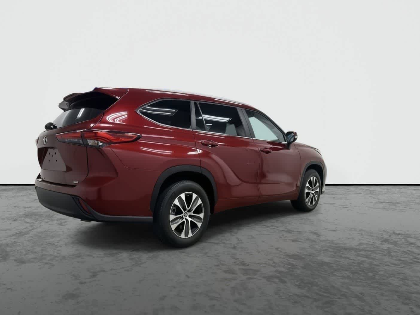 Thumbnail: 2023 Toyota Highlander - 3