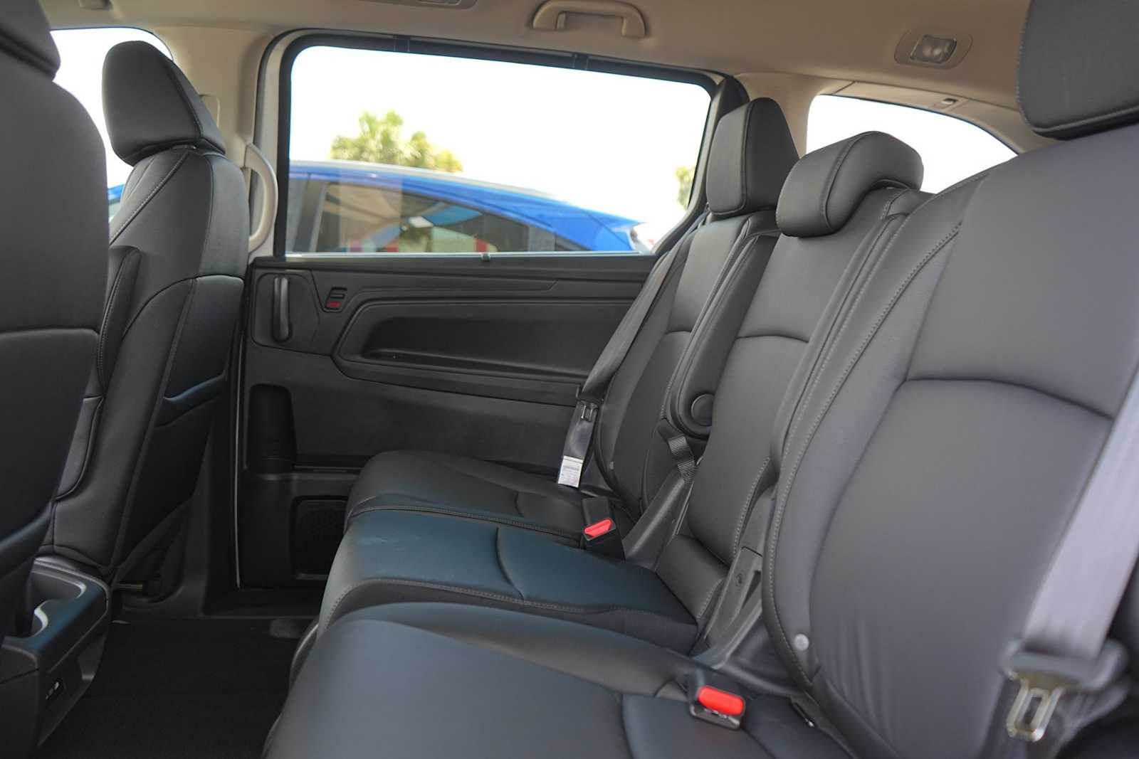 Thumbnail: 2026 Honda Odyssey - 13