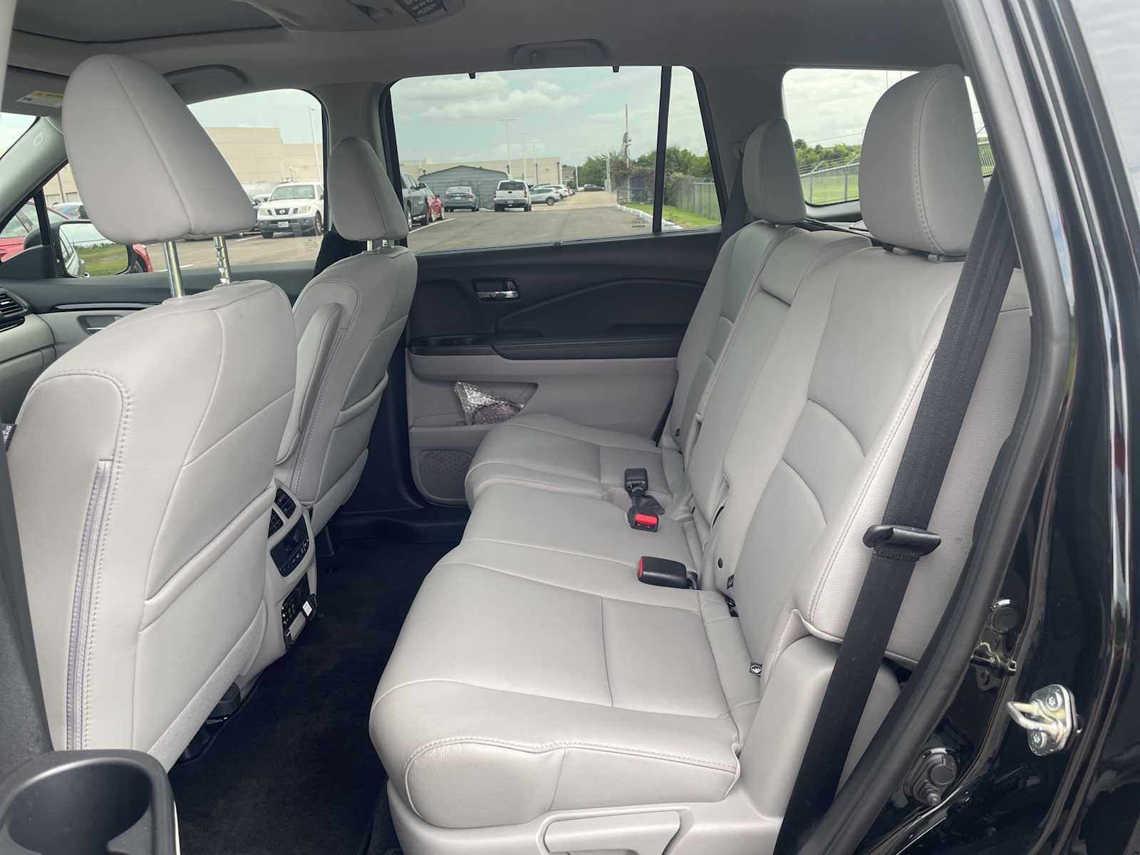 Thumbnail: 2018 Honda Pilot - 8