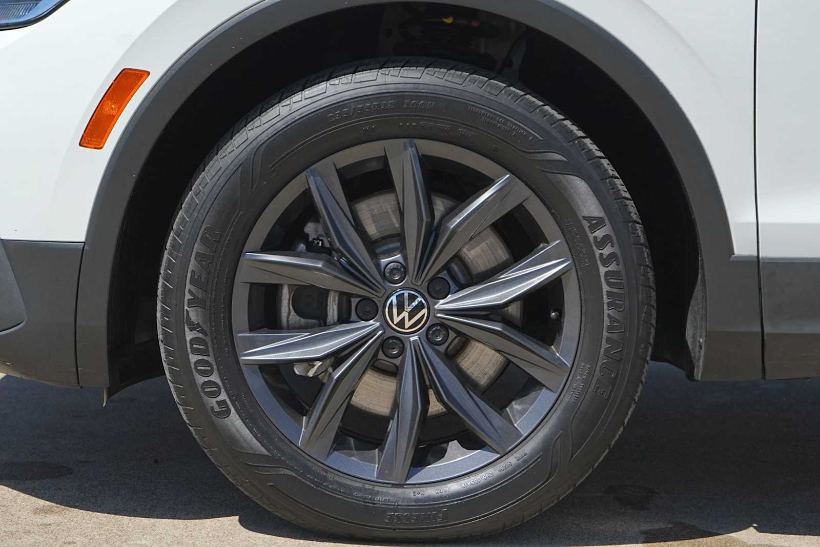 Thumbnail: 2022 Volkswagen Tiguan - 7