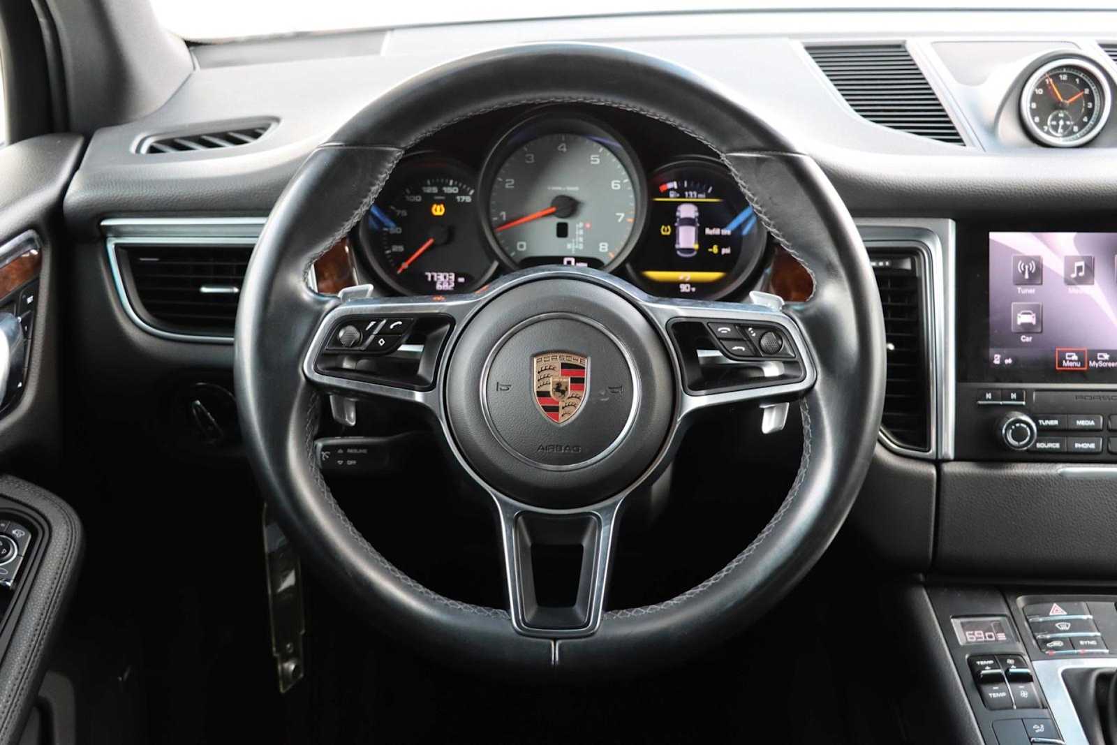 Thumbnail: 2017 Porsche Macan - 16