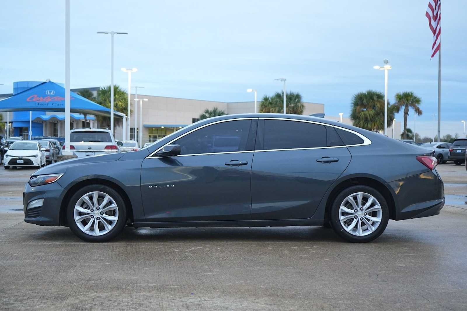 Thumbnail: 2021 Chevrolet Malibu - 3