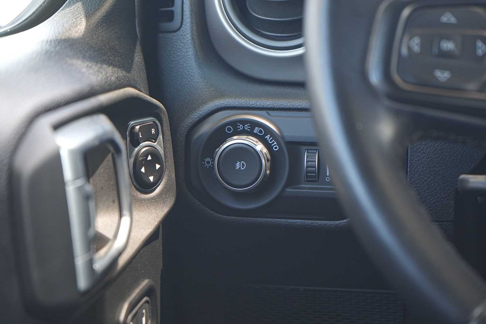 Thumbnail: 2021 Jeep Wrangler - 24