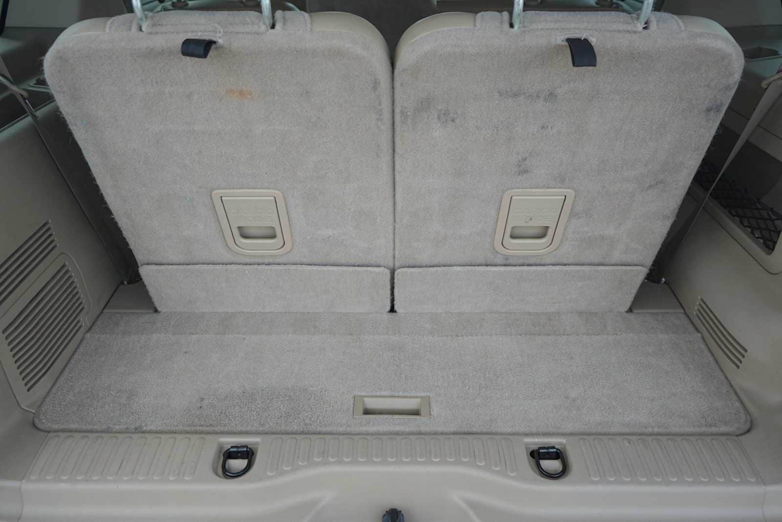 Thumbnail: 2010 Ford Explorer - 27