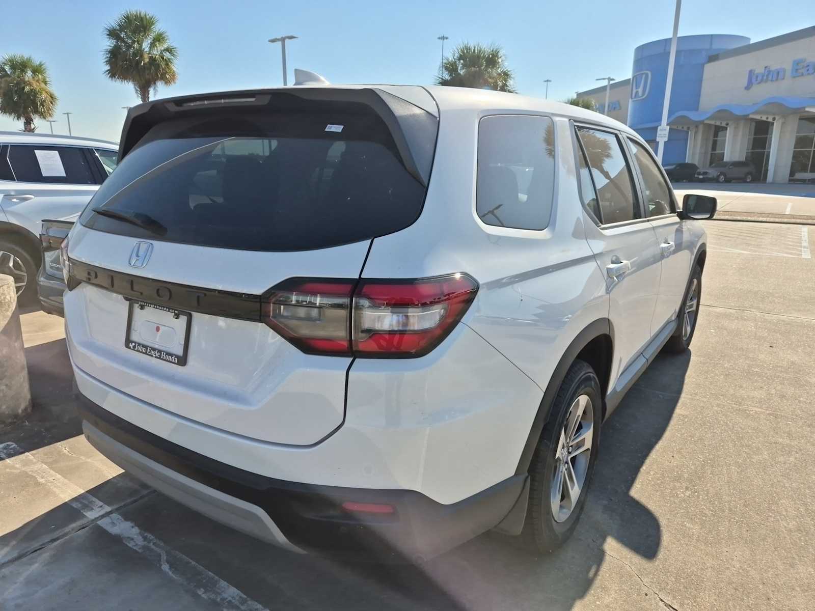 2025 Honda Pilot EX-L photo 3