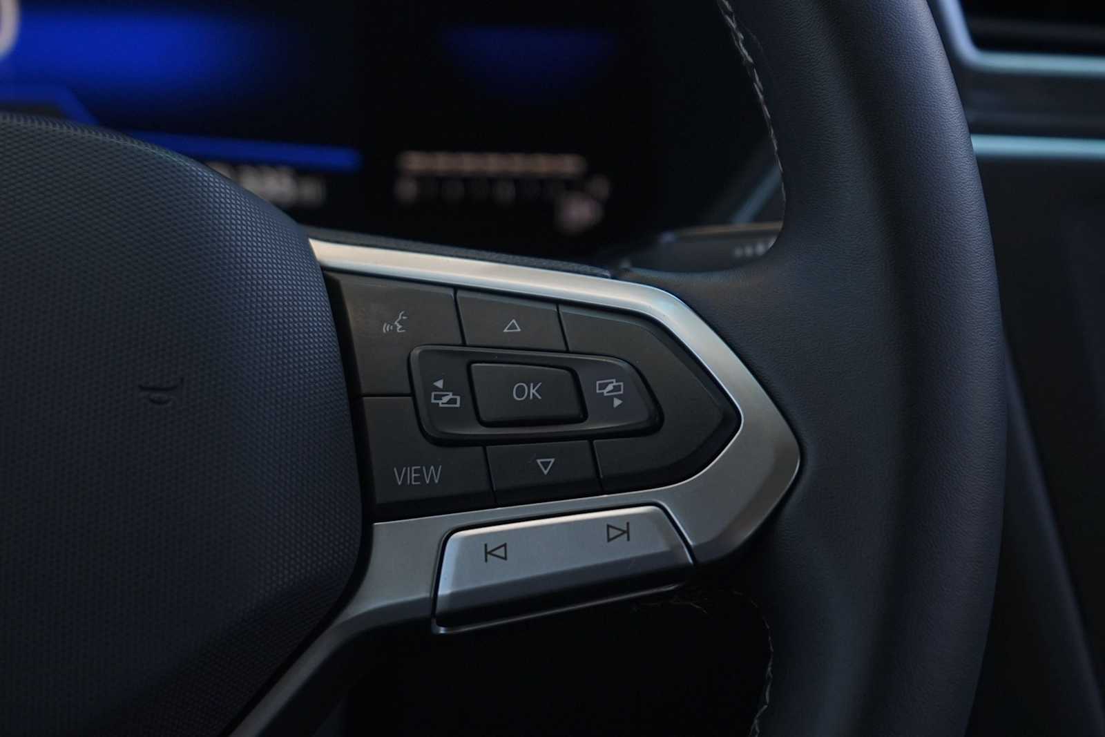 Thumbnail: 2022 Volkswagen Tiguan - 18