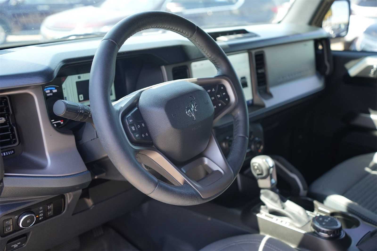 2023 Ford Bronco Outer Banks photo 2