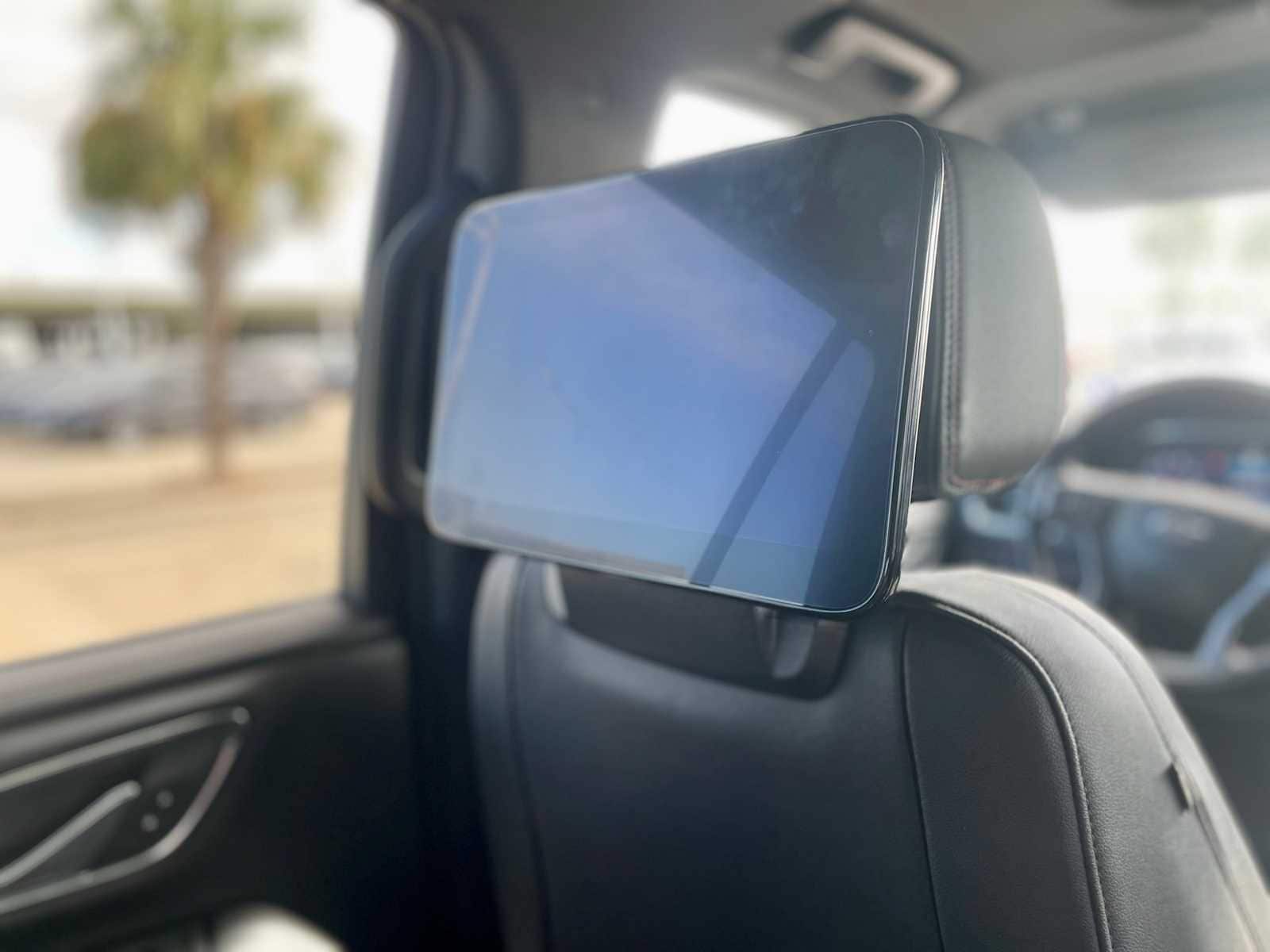 Thumbnail: 2022 Chevrolet Tahoe - 19