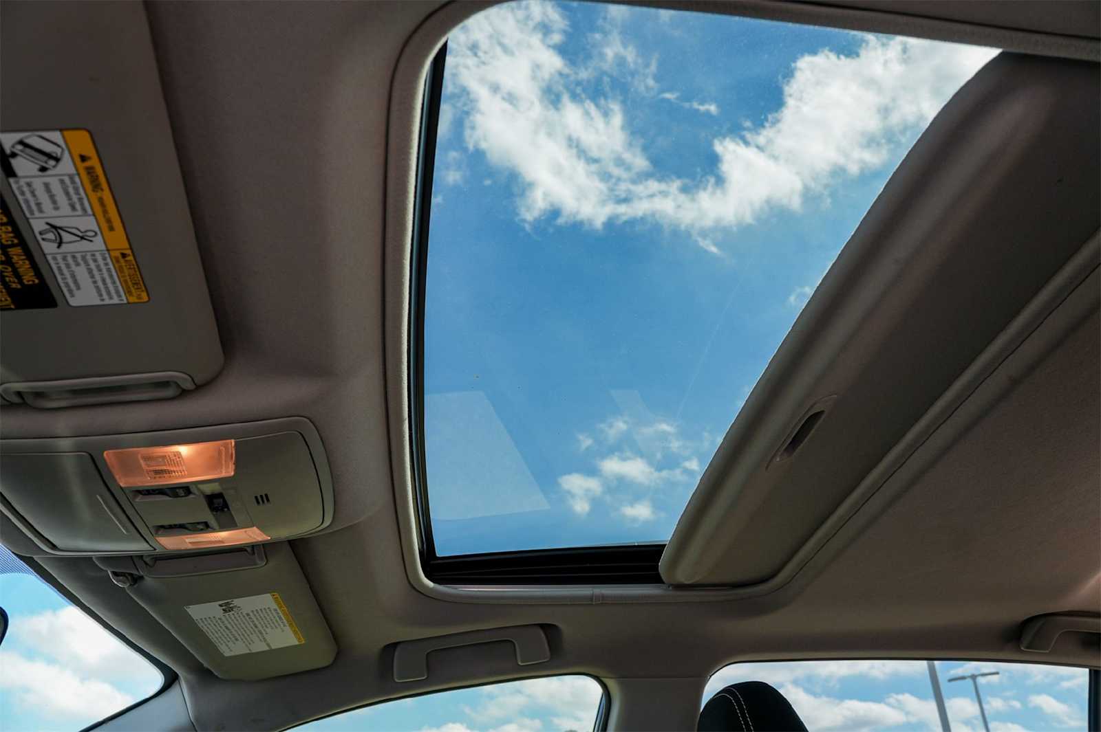 Thumbnail: 2018 Toyota RAV4 - 23