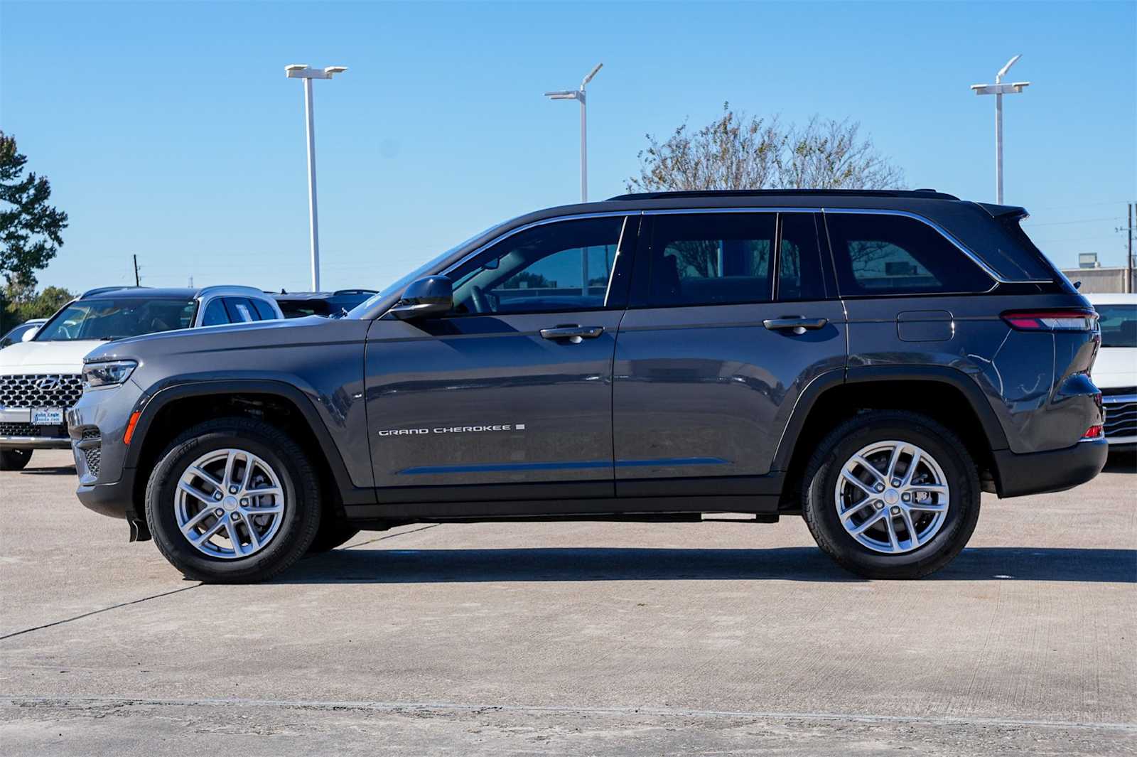 Thumbnail: 2024 Jeep Grand Cherokee - 3