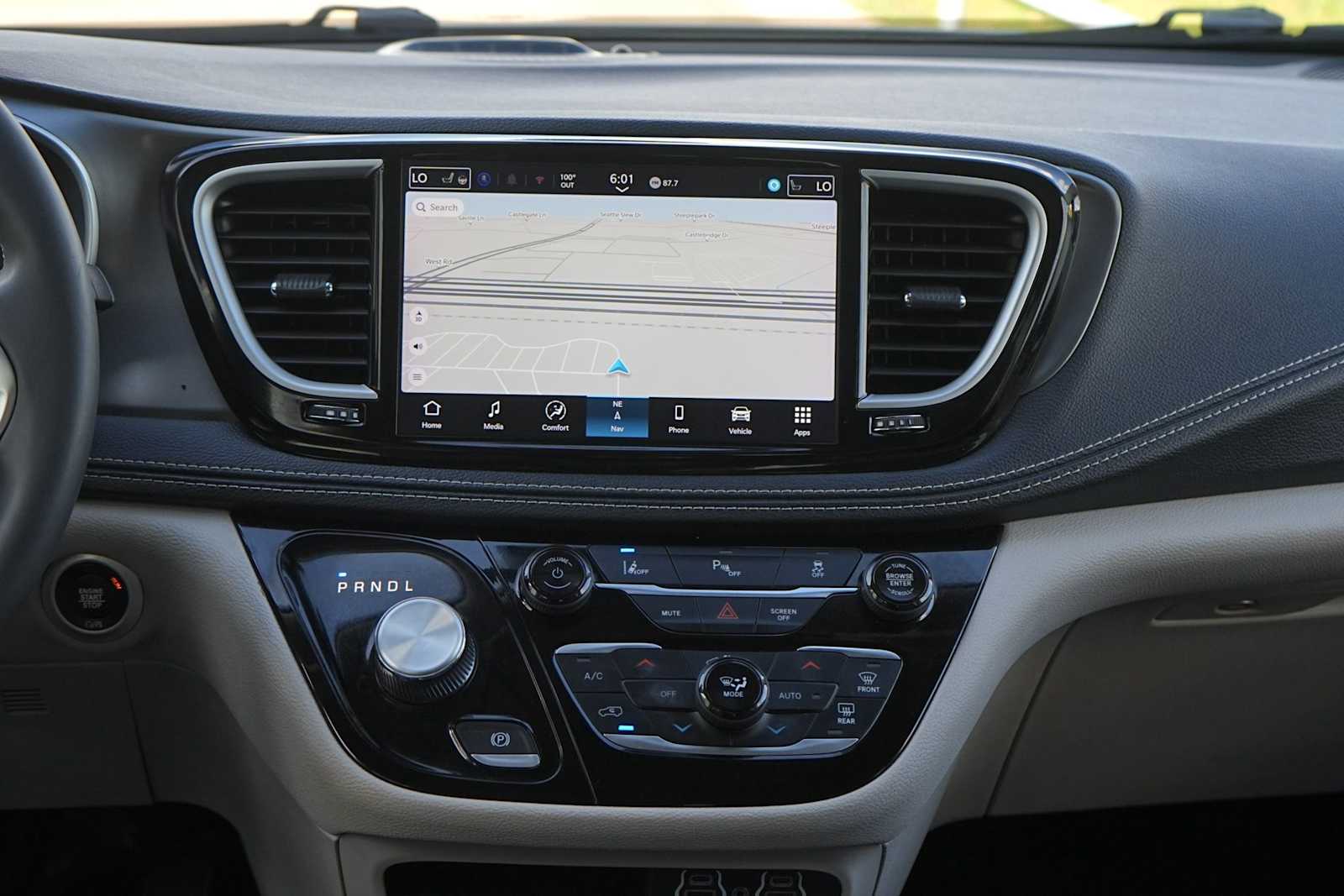 Thumbnail: 2024 Chrysler Pacifica - 18