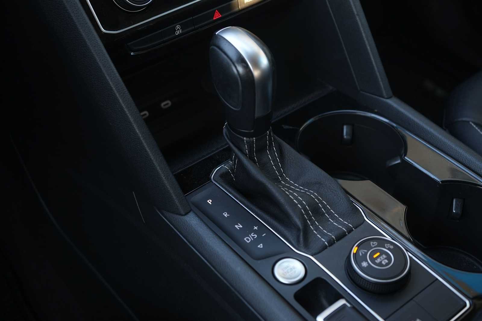 Thumbnail: 2022 Volkswagen Atlas - 17