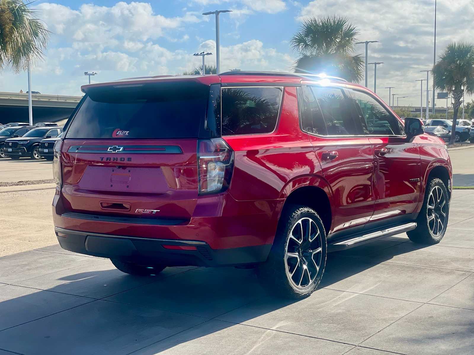 Thumbnail: 2022 Chevrolet Tahoe - 3