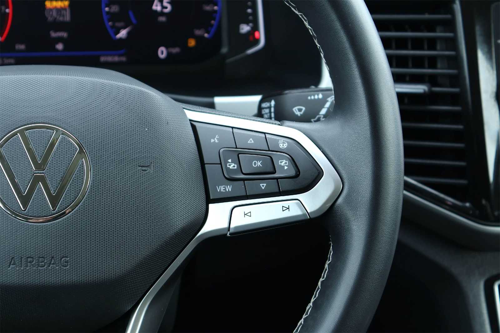 Thumbnail: 2021 Volkswagen Atlas - 23