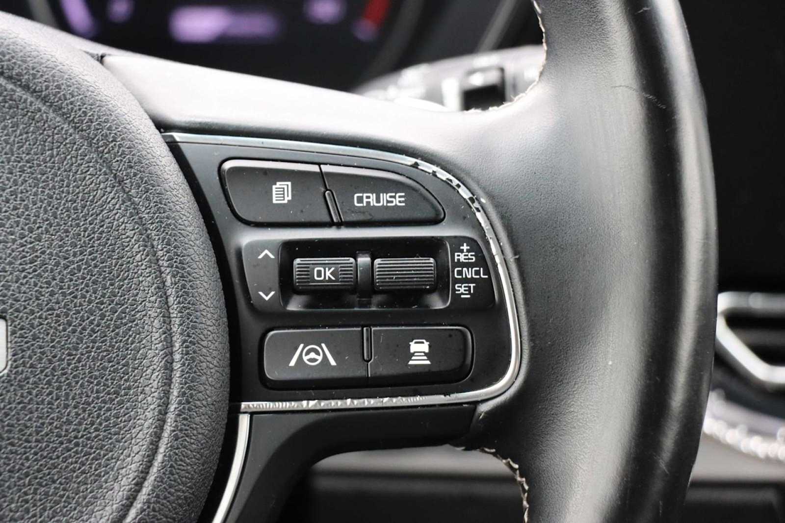 2022 Kia Niro S 24