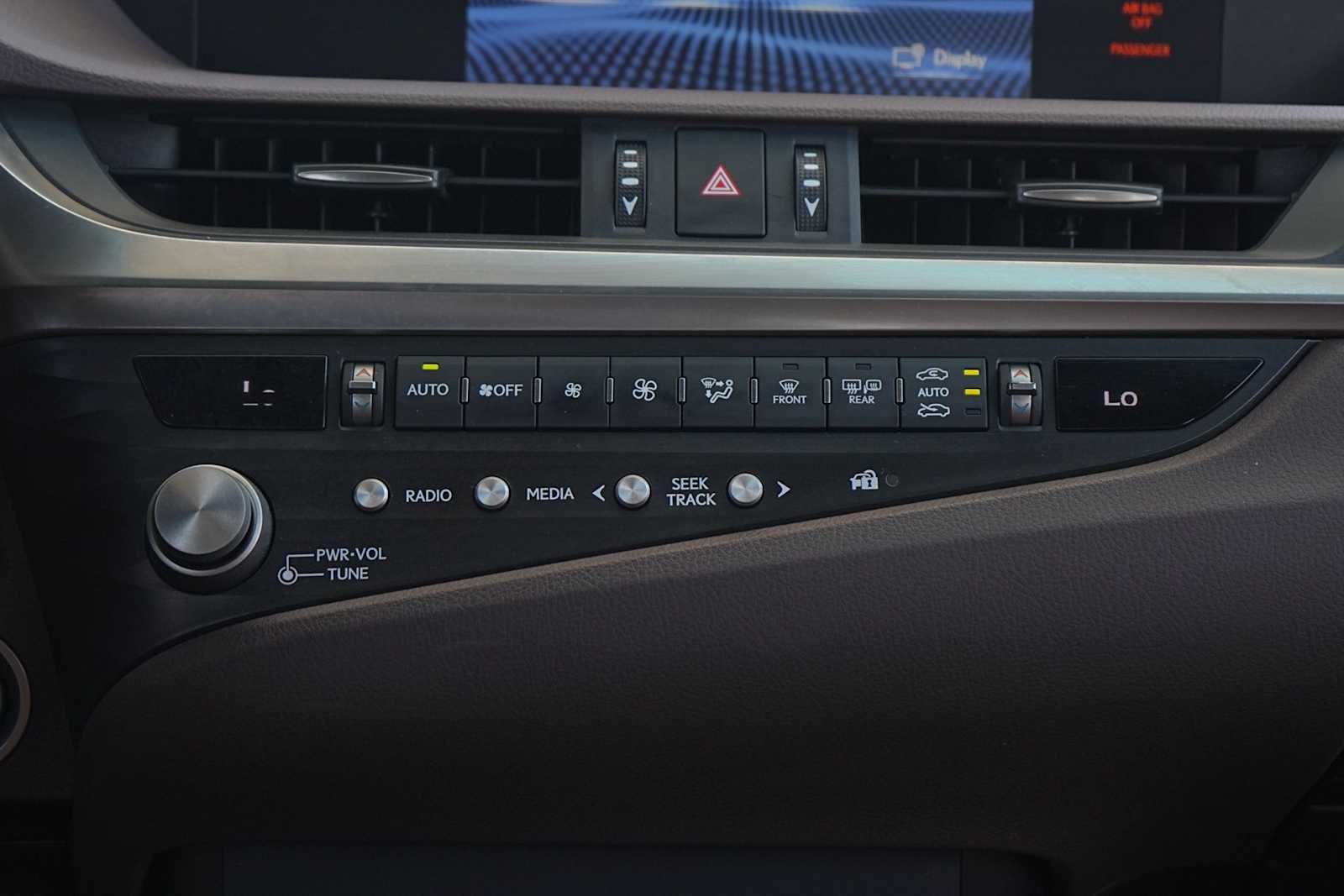 Thumbnail: 2021 Lexus ES - 20