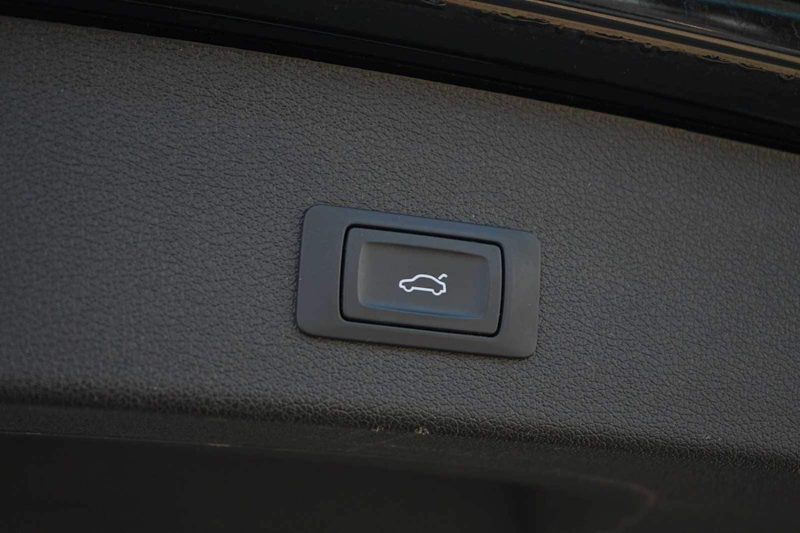 Thumbnail: 2013 Audi Q5 - 26