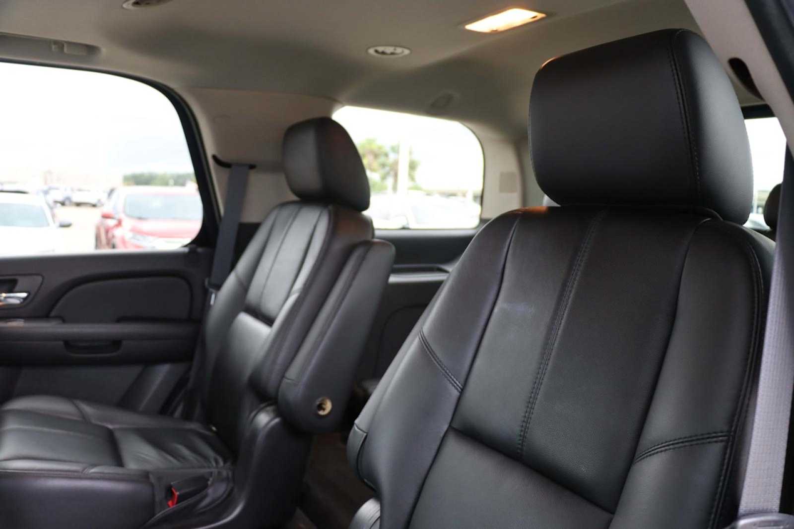 Thumbnail: 2011 Chevrolet Tahoe - 15