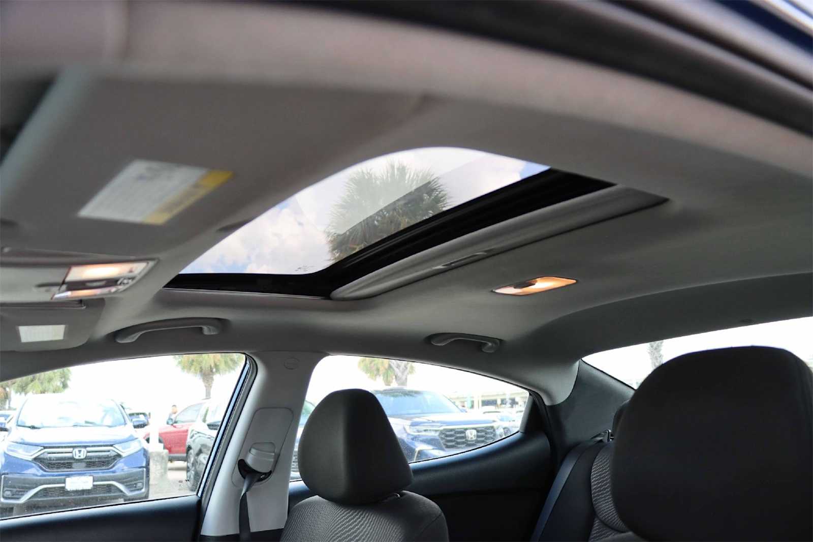 Thumbnail: 2016 Hyundai Elantra - 24