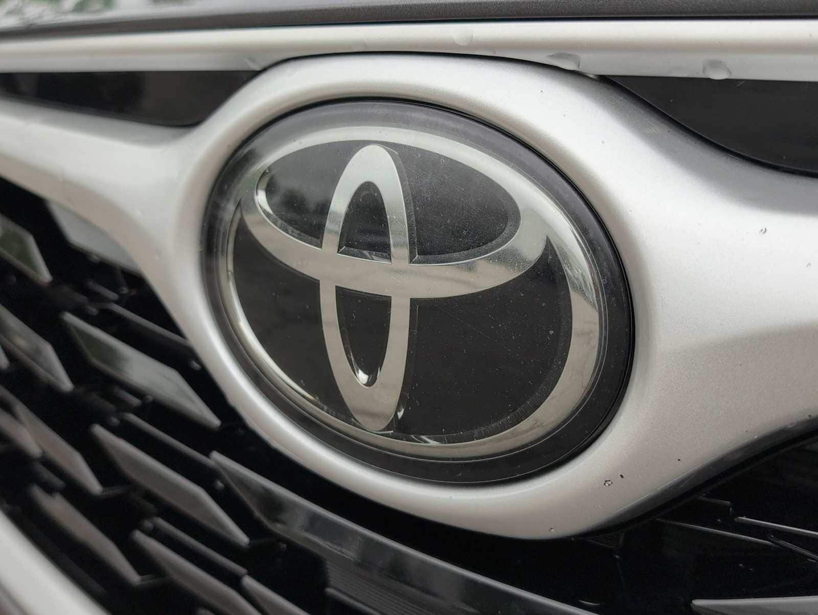 Thumbnail: 2021 Toyota Highlander - 12