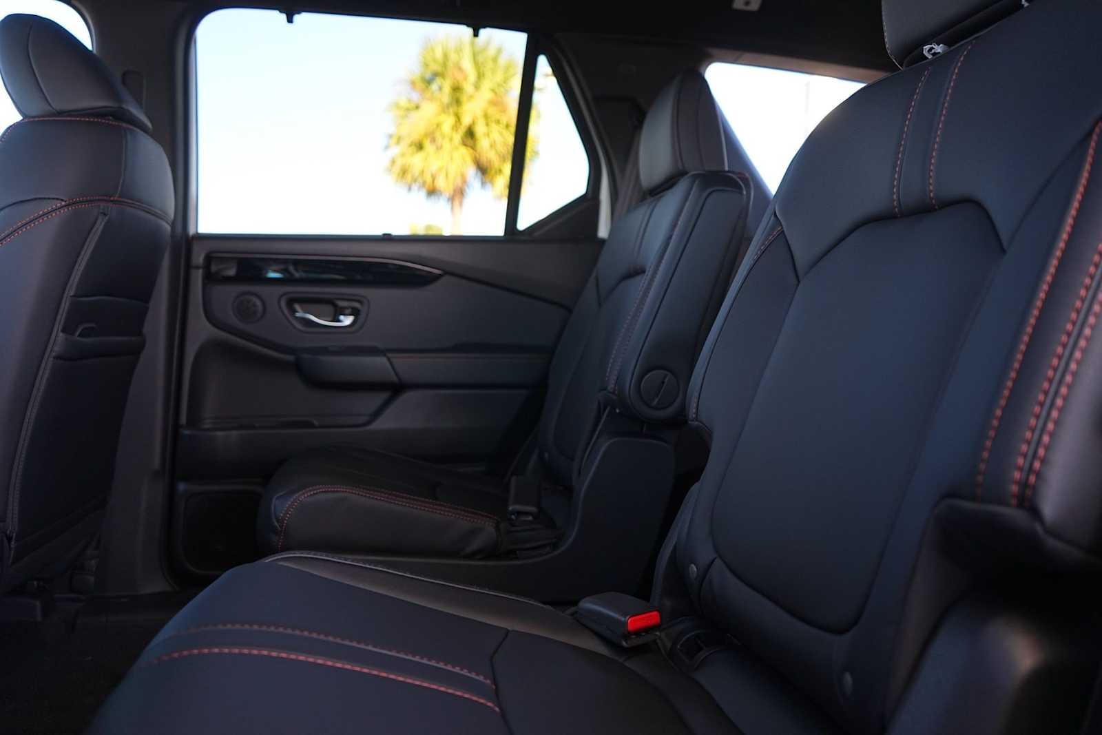 Thumbnail: 2025 Honda Pilot - 13