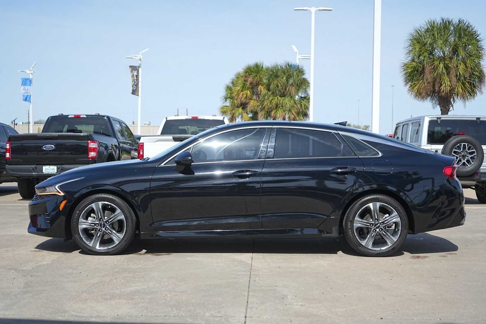 Thumbnail: 2023 Kia K5 - 3