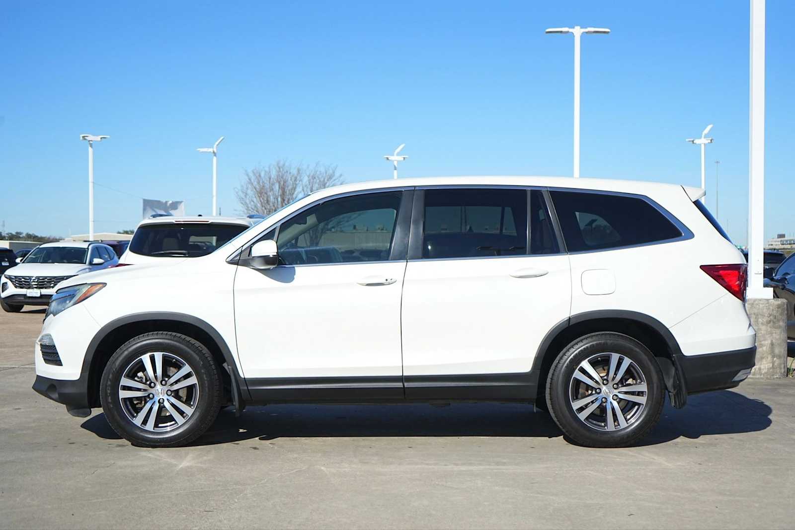 Thumbnail: 2016 Honda Pilot - 3