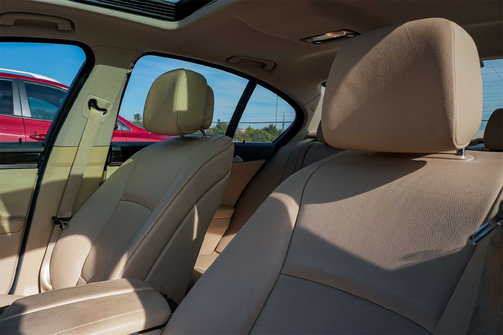 Thumbnail: 2013 BMW 5 Series - 12