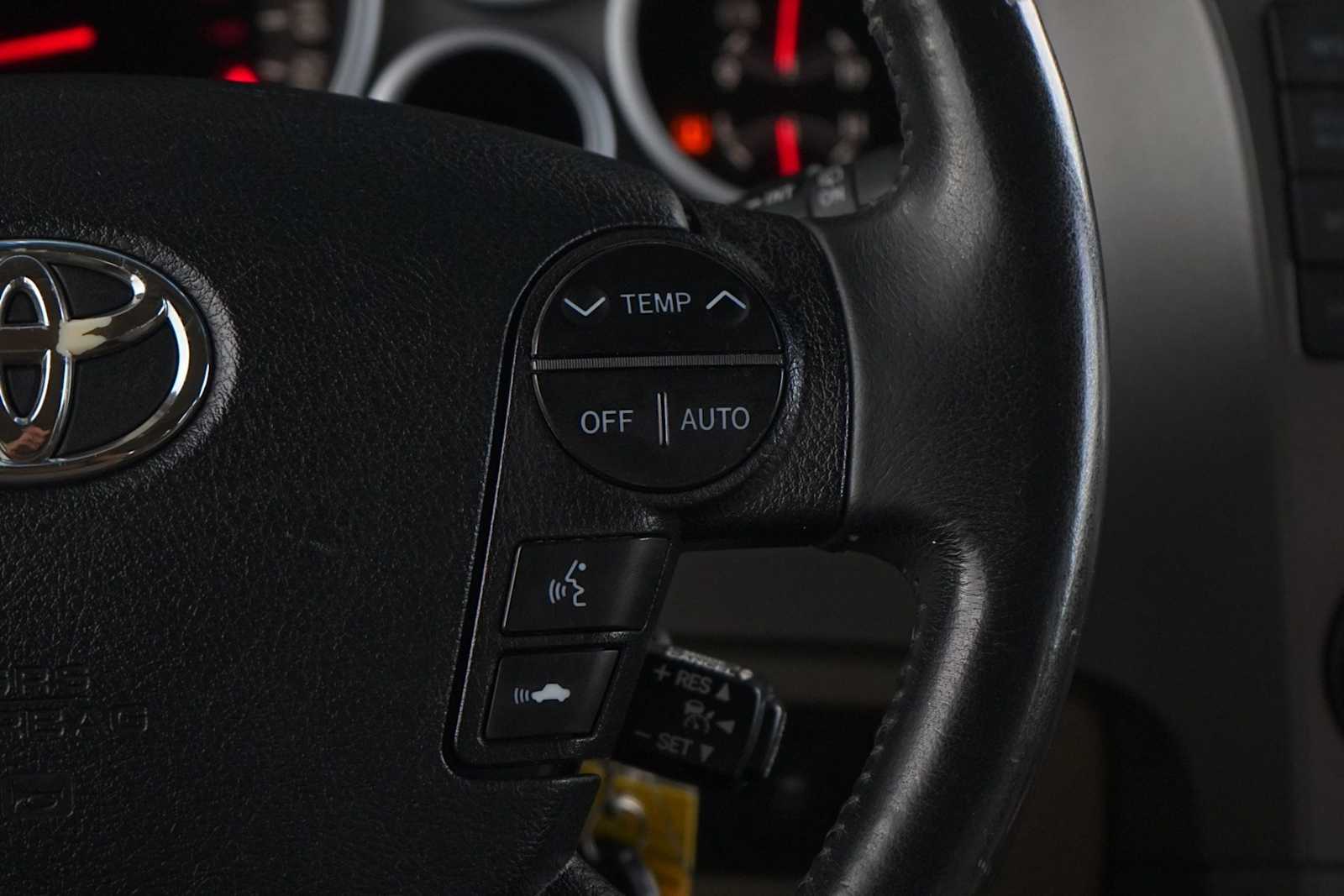 Thumbnail: 2013 Toyota Sequoia - 18